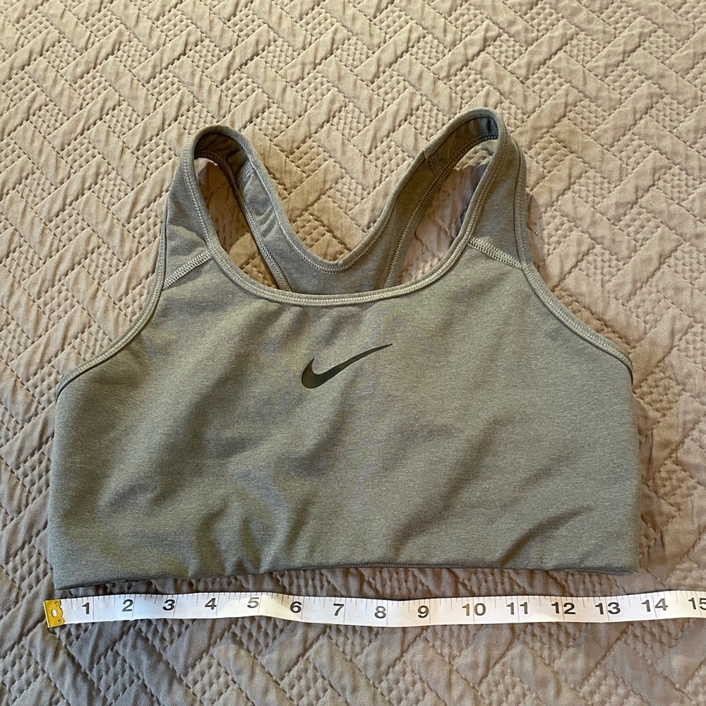 Nike sports bra. Large. Never worn.